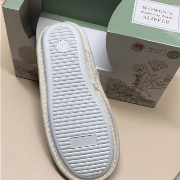 Slippers - Picture 7 of 7